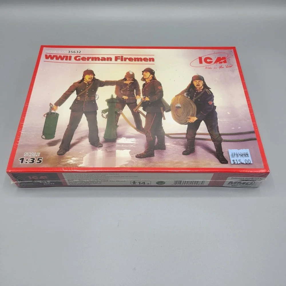 WWII German Firemen 1:35 Scale Model Kit No. 35632 ICM
